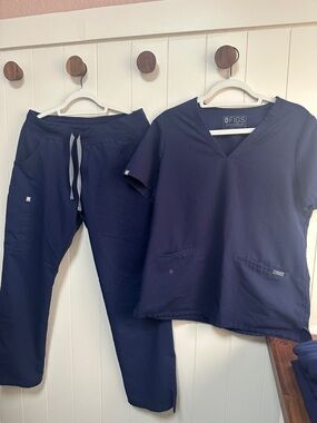 Figs Navy Medical Scrub Top & Pants Set